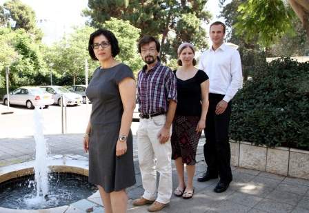 Prof. Irit Sagi, Dr. Dmitry Tworowski, Moran Grossman and Dr. Benjamin Born. Water dymanics