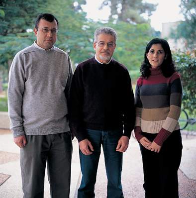 Prof. Israel Rubinstein and his team. Tubes in a template