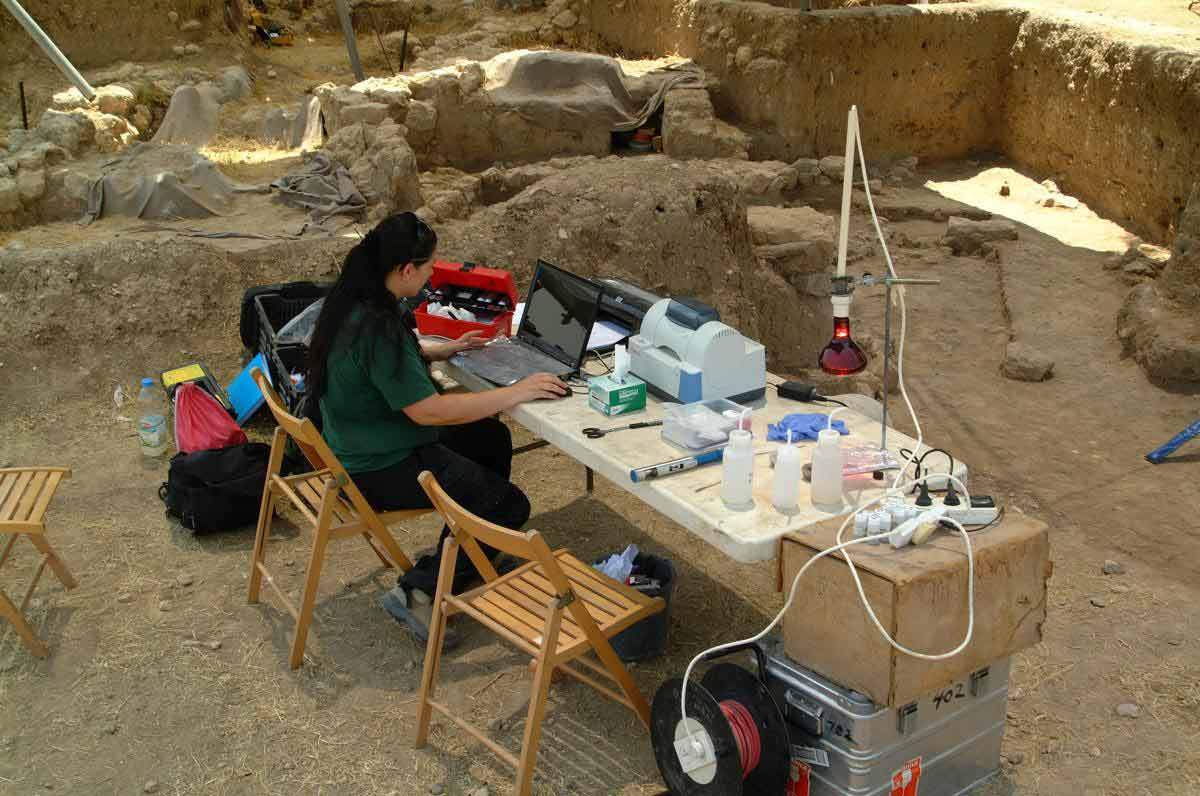 Mobile Lab at the Archaeological Site in Tel es Safi