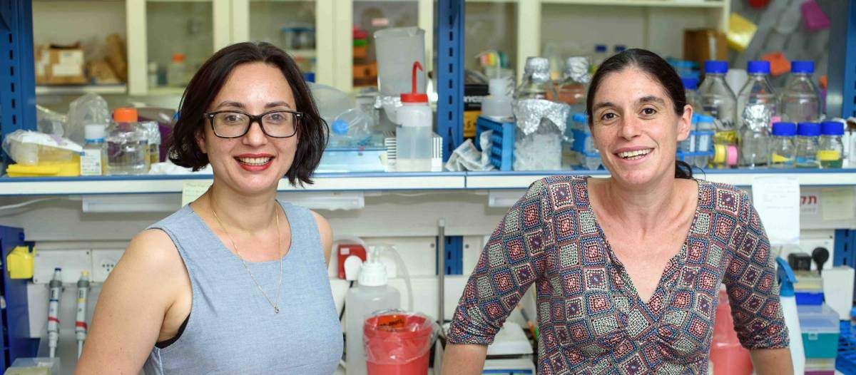 (l-r) Dr. Alona Keren-Paz and Dr. Ilana Kolodkin-Gal are discovering just how biofilms keep out antibiotics 