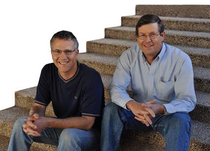 (l-r) Dr. Eyal Rotenberg and Prof. Dan Yakir. Staying cool