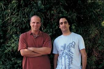 (l-r) Prof. Dan Shahar and Maoz Ovadia. An exact opposite