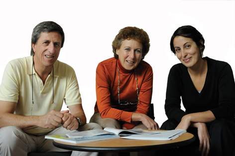 (l-r) Profs. Stephen Weiner and Lia Addadi and Julia Mahamid. Like shell, like bone