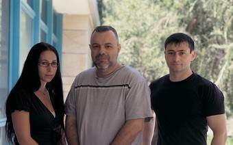 (l-r) Tal Gradus, Prof. Michael Fainzilber and Dmitry Yudin. Gearing up