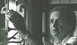 Dr. Anna Weizmann in her lab. Photo: Wallace Litwin