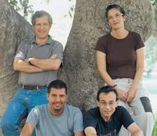 (l-r) Prof. Antoine Kahn, Dr. Oliver Seitz, Prof. David Cahen and Dr. Ayelet Vilan. Changing chemical bonds