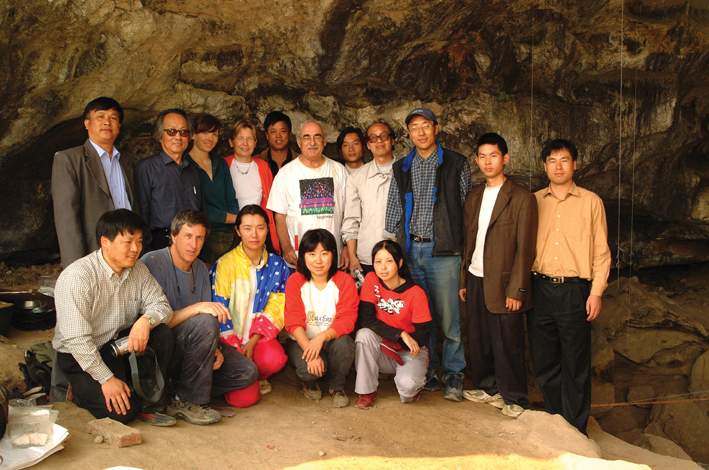 Prof. Stephen Weiner (sitting, second from left) and Dr. Elisabetta Boaretto (standing, fourth from left) with the international team of researchers