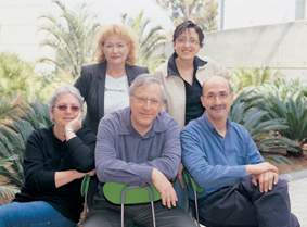 (l-r) Shari Carmon, Dr. Vera Shinder, Prof. Ben-Zion Shilo, Rada Massarwa and Dr. Eyal Schejter. Unraveling cell fusion