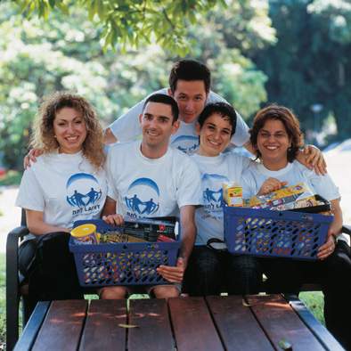 Nathalie Moyal Amsellem, Shahar Molshansky, Arnaud Amzallag, Sophie Snaper, and Oshrat Perets. A helping hand