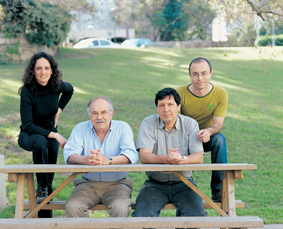 מימין לשמאל: לירן שמשי, פרופ' ניר דוידזון , פרופ' אשר פריזם וורדית אקהויז. שילובים