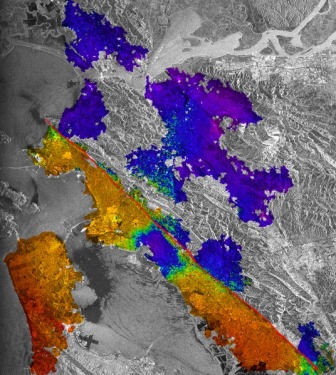 Satellite images from 1992 and 1997 reveal gradual slippage of 2-3 cm along the Hayward fault (thin red line) in California, evidence of a slow earthquake Image: NASA