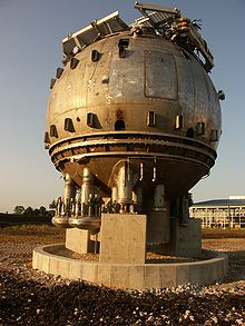 Fermilab bubble chamber